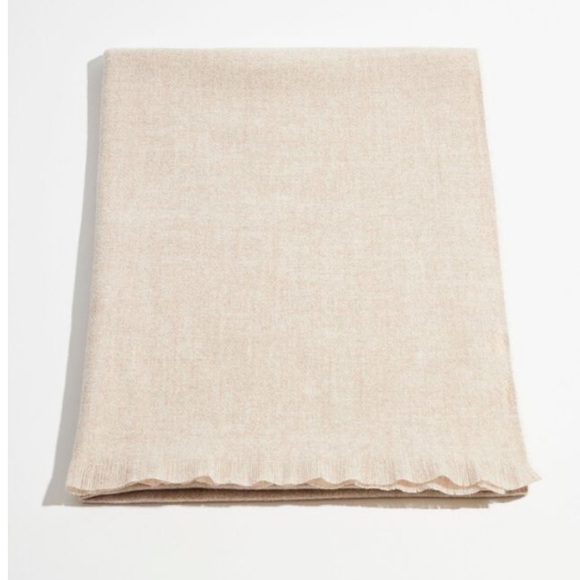 BNWT - Beautiful Dynamite Scarf - So soft! - Picture 2 of 3